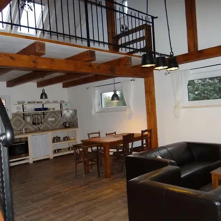 Stodola N.30 アパート Stříbřec